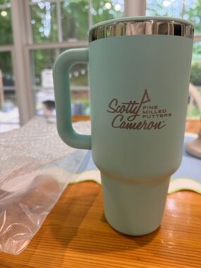 Scotty Cameron Hydro Flask 32oz Travel Tumbler with Side Handle